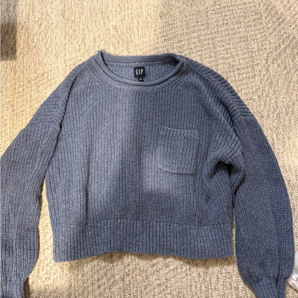 GAP Gray Crew Neck Sweater with Ribbed Texture